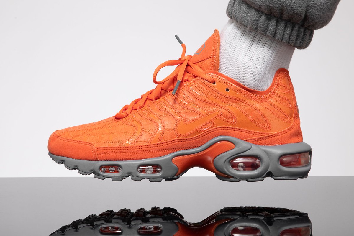 air max plus decon orange