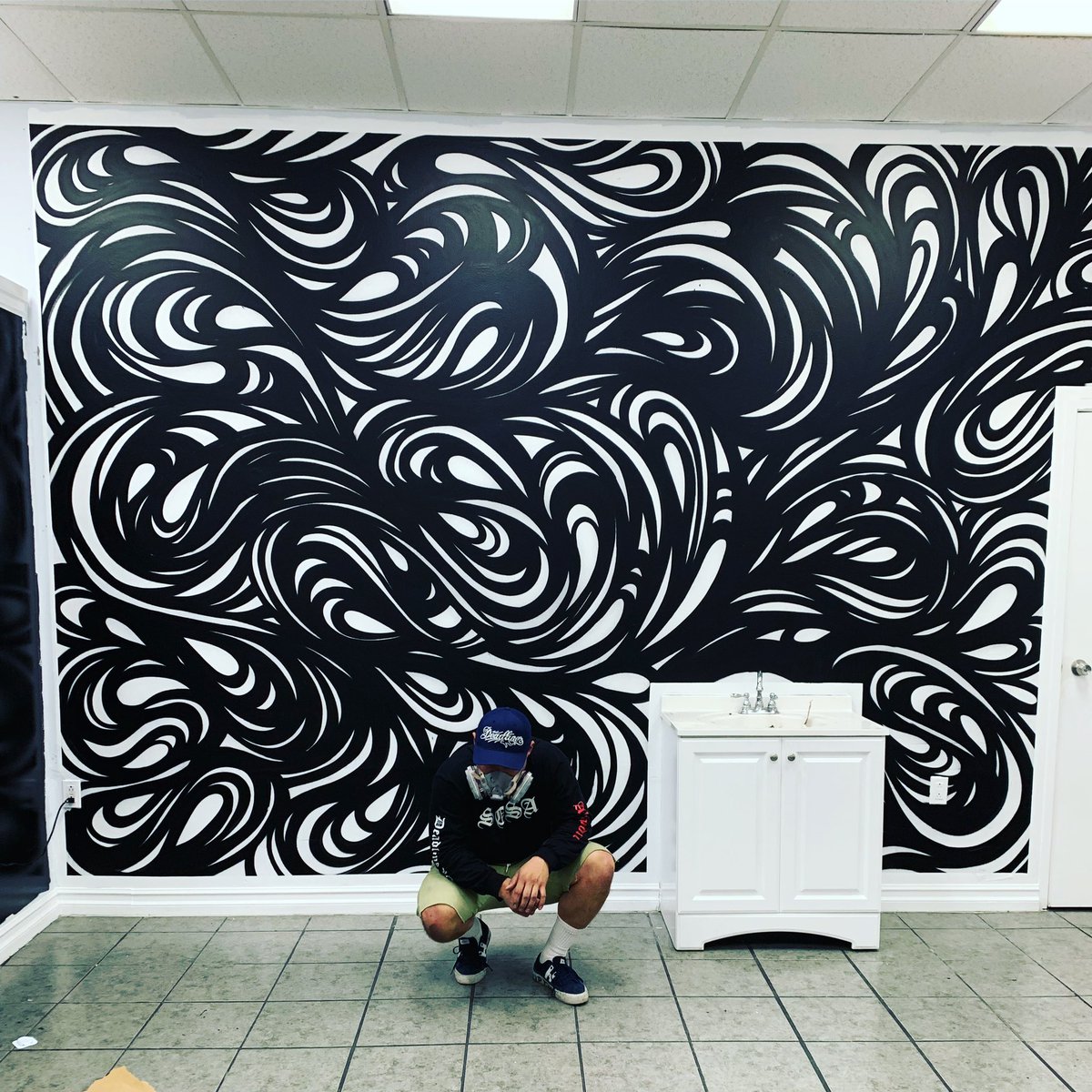 2mobeers's tweet photo. I’M 2 YEARS CLEAN FROM COCAINE!!!! 😭😭 Started painting again ever since.... &amp; all I want for today is to go viral on twitter once w/ my art. ✌🏽 https://t.co/A2TqmpnPIO