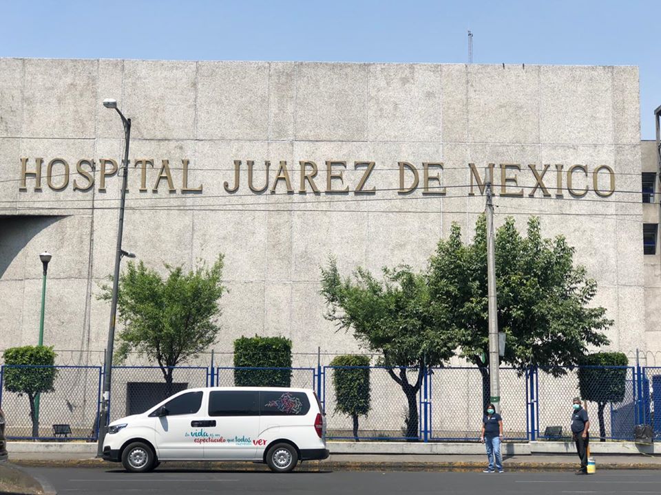 Orgulloso de nuestra <a href="/DevlynFundacion/">Fundación Devlyn</a> que realizó una donación de equipo médico durante estos tiempos difíciles.