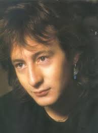 FELIZ CUMPLEAÑOS - HAPPY BIRTHDAY: \\ JULIAN LENNON \\ (57)  