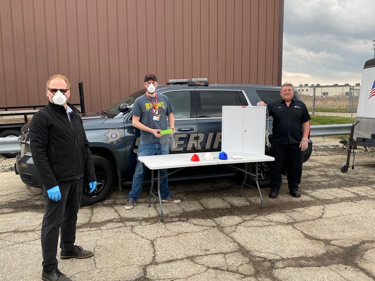 RacineSheriff's tweet photo. Big thank you to Gateway Technical College! They are producing 3D printed masks and face shields. GTC is also allowing us to use a UV sterilization cabinet capable of sterilizing masks, goggles, and other tools! #Rallyforracine #Racinestrong @gatewaytech https://t.co/DLqunTelUw