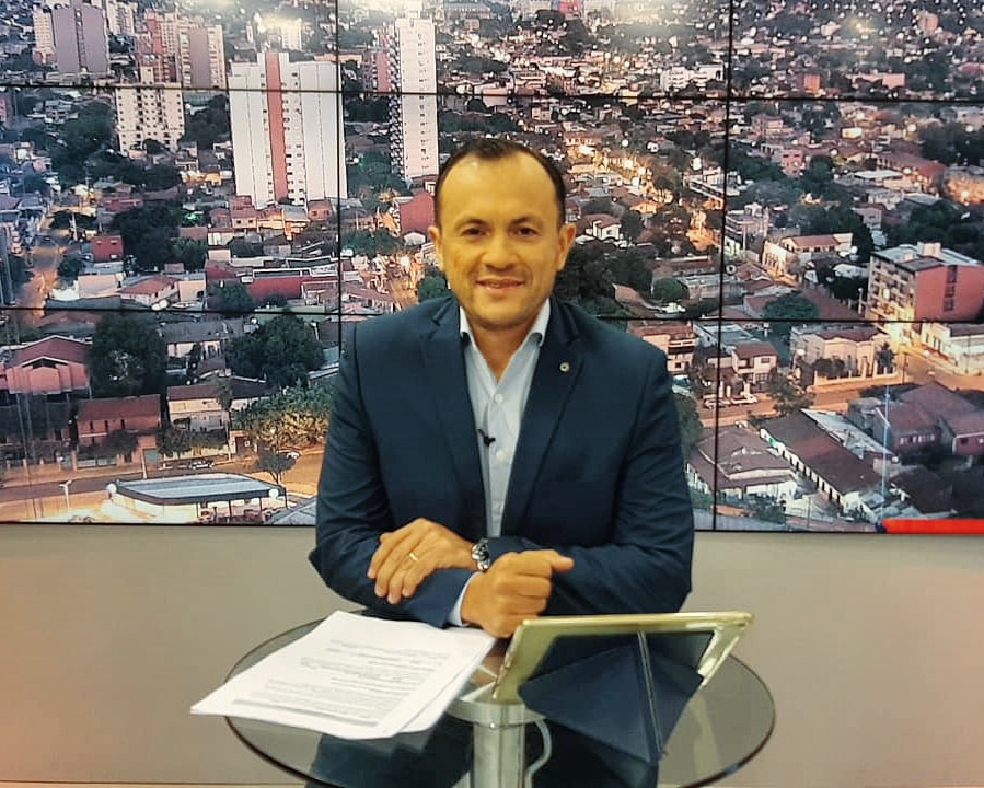 C9NParaguay's tweet photo. 🇵🇾¡Miércoles Santo, informate todo lo ocurrido en nuestro país con @AnibalEspinola1 en #C9NCentral! 📺
Hasta las 20:00hs!👇🏻 ¡Miranos en vivo! 📱#SNTPlay 🔗 https://t.co/k5AXD6unyc https://t.co/HeNQzZjwJ6