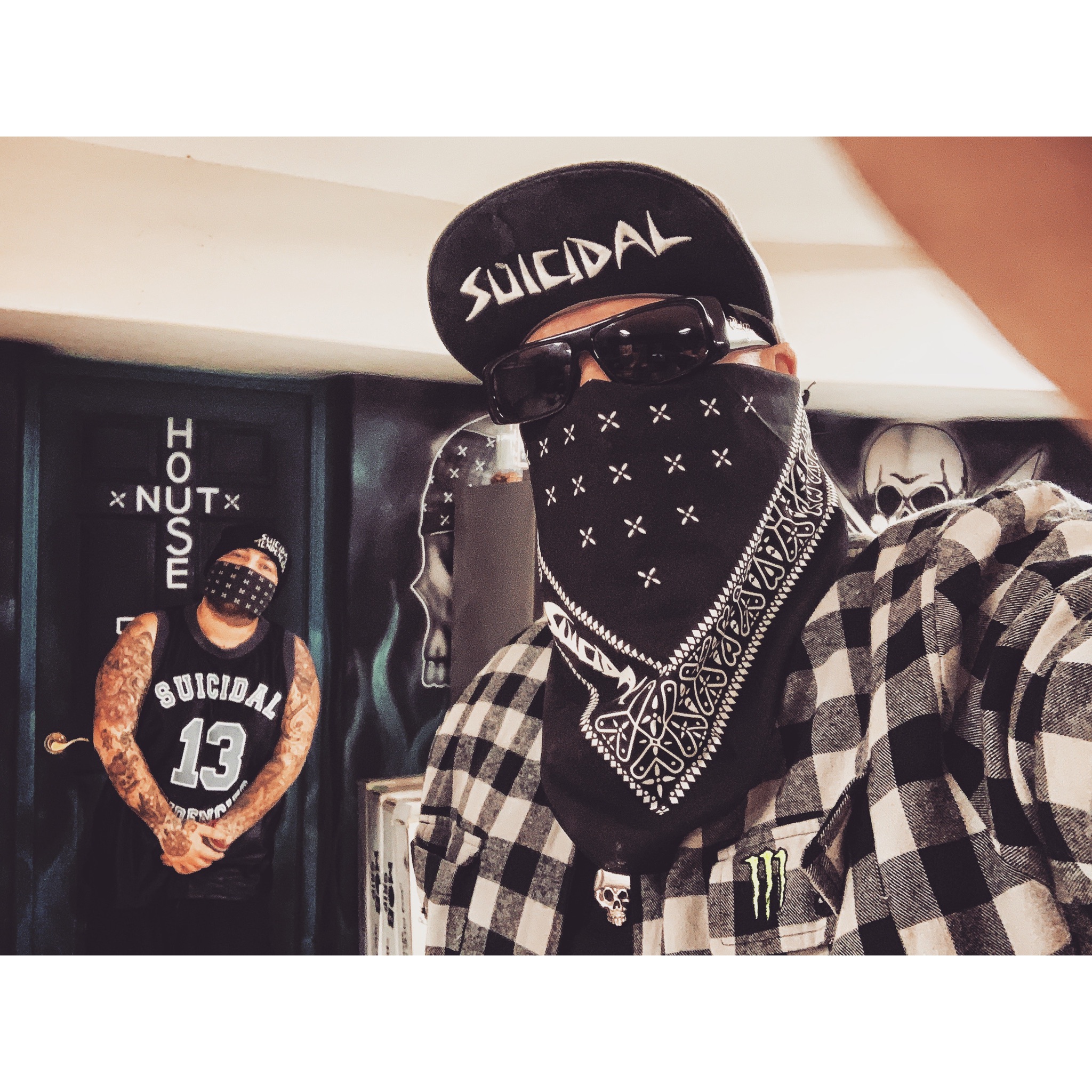 Twitter 上的SUICIDAL TENDENCIES："Anti Social DiSTancing made easy with OG  Flip Hats and Suicidal Bandanas in black or blue. Helping keep people  further then 6 feet from you for 40 years! If