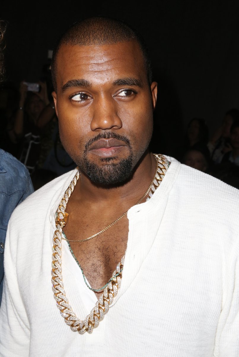 ComplexMusic's tweet image. 2 Chainz weighs in on who he thinks had the best verse on "Mercy." cmplx.co/WaO1asN