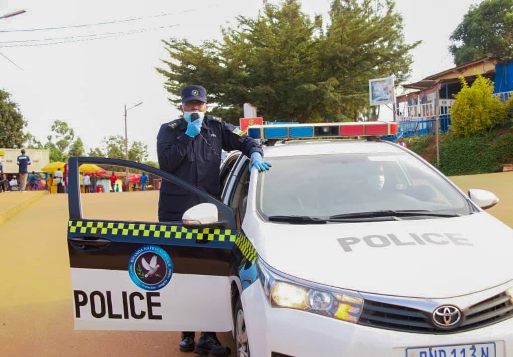 Rwandapolice's tweet photo. 1/5
We ask all to respect the directives put in place during this confinement period to curb the spread of #COVID-19.

The only time you are allowed to leave your home is for essential services such as medical need, shopping for food or banking. https://t.co/UJzBbF5BNv