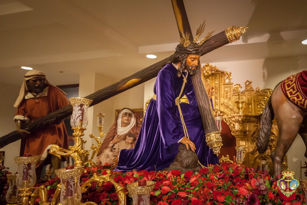 sopena_alvaro's tweet photo. Acólitos, monaguillos, ¿estáis preparados? ¿tenéis los ciriales limpios? ¿están vuestras ropas preparadas? Pues aligerad, que nos toca abrirles paso una vez más.     
Ellos, más que nunca, están ansiosos por salir y decirnos: "no desfallezcáis,  yo soy la Esperanza” https://t.co/t0HPMeIMp5