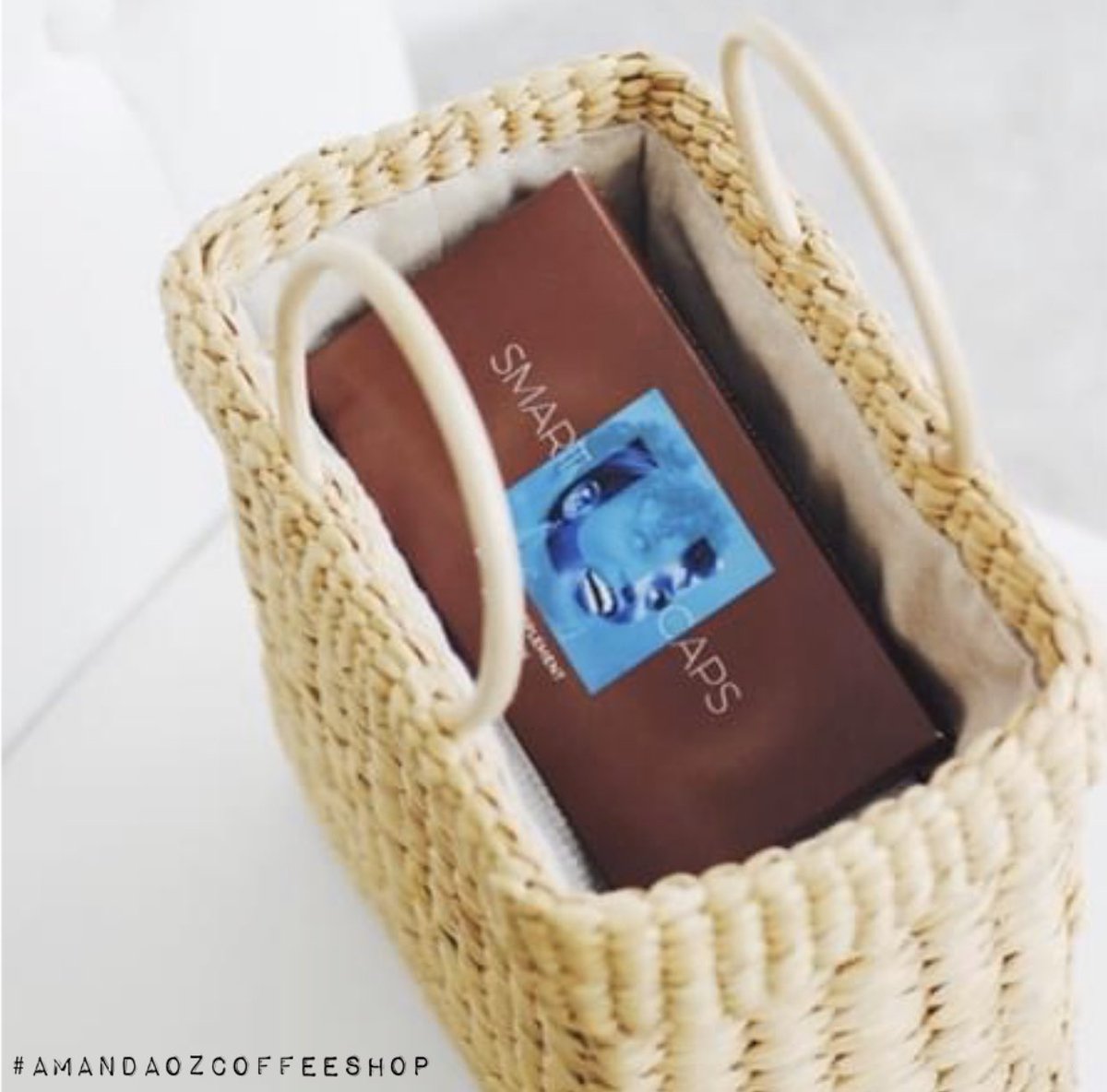 ozzieunited2011's tweet image. Keep a box of #SmartCapsules in your bag for a quick natural boost of Energy and Focus 🌟 

Also we allow people to sample our amazing Smart Caps first from #AmandaOzCoffeeShop🇬🇧 🇺🇸 or shop now at AmandaOz.co.uk