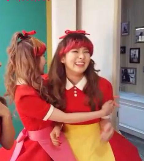 Irene holding Seulgi when Seulgi said she had to go somewhere :(