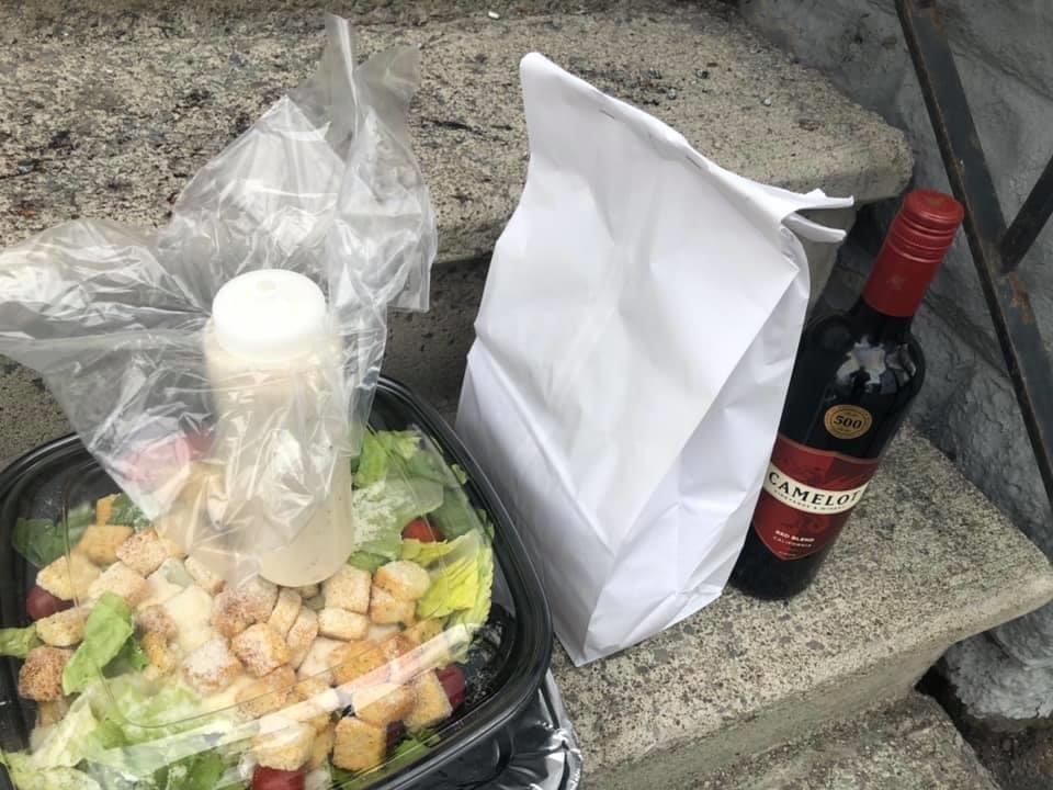 This year, everyone will be celebrating #EasteratHome. Let us help you make it just as special with catered meals!

Check out our drop off catering menu here: buffalobestcatering.com/drop_off_cater… 

We have options that your whole family will love. Give us a call to order 716-481-1117