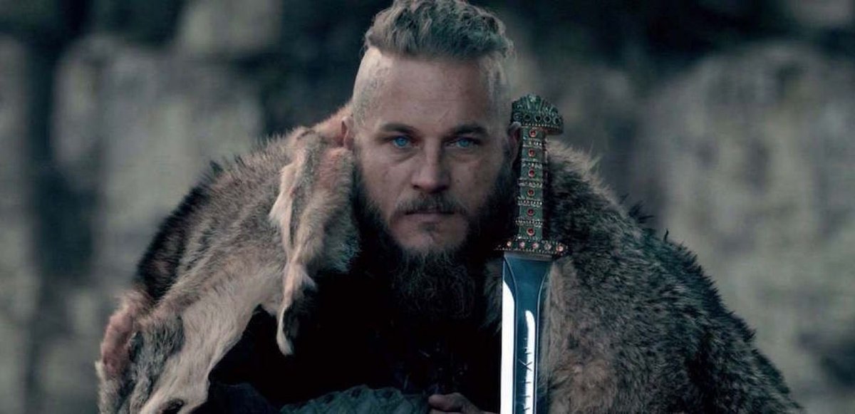 Fact: on dit que les fils de Ragnar Lodbrok (roi de Suède dans les années 800) auraient vengé la mort de leur père en faisant subir ce supplice à son assassin