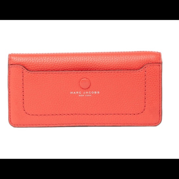 MDerefield's tweet photo. So good I had to share! Check out all the items I'm loving on @Poshmarkapp from @Steph41139031 @thinblueapple #poshmark #fashion #style #shopmycloset #sunset #marcjacobs #polobyralphlauren: https://t.co/mrXOaefX6E https://t.co/ZpRqscvC5Q