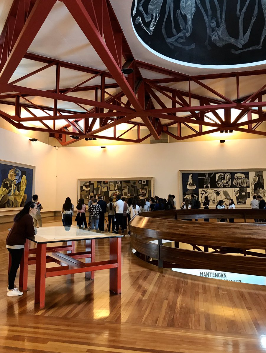 ¡Sin duda extrañamos verles en nuestros espacios! Ya habrá tiempo de reencontrarnos. Por ahora es tiempo de quedarse en casa para cuidarnos. Mientras, queremos que sigas disfrutando del arte y la cultura ecuatoriana. Muy pronto en link del tour virtual de la Capilla del Hombre.