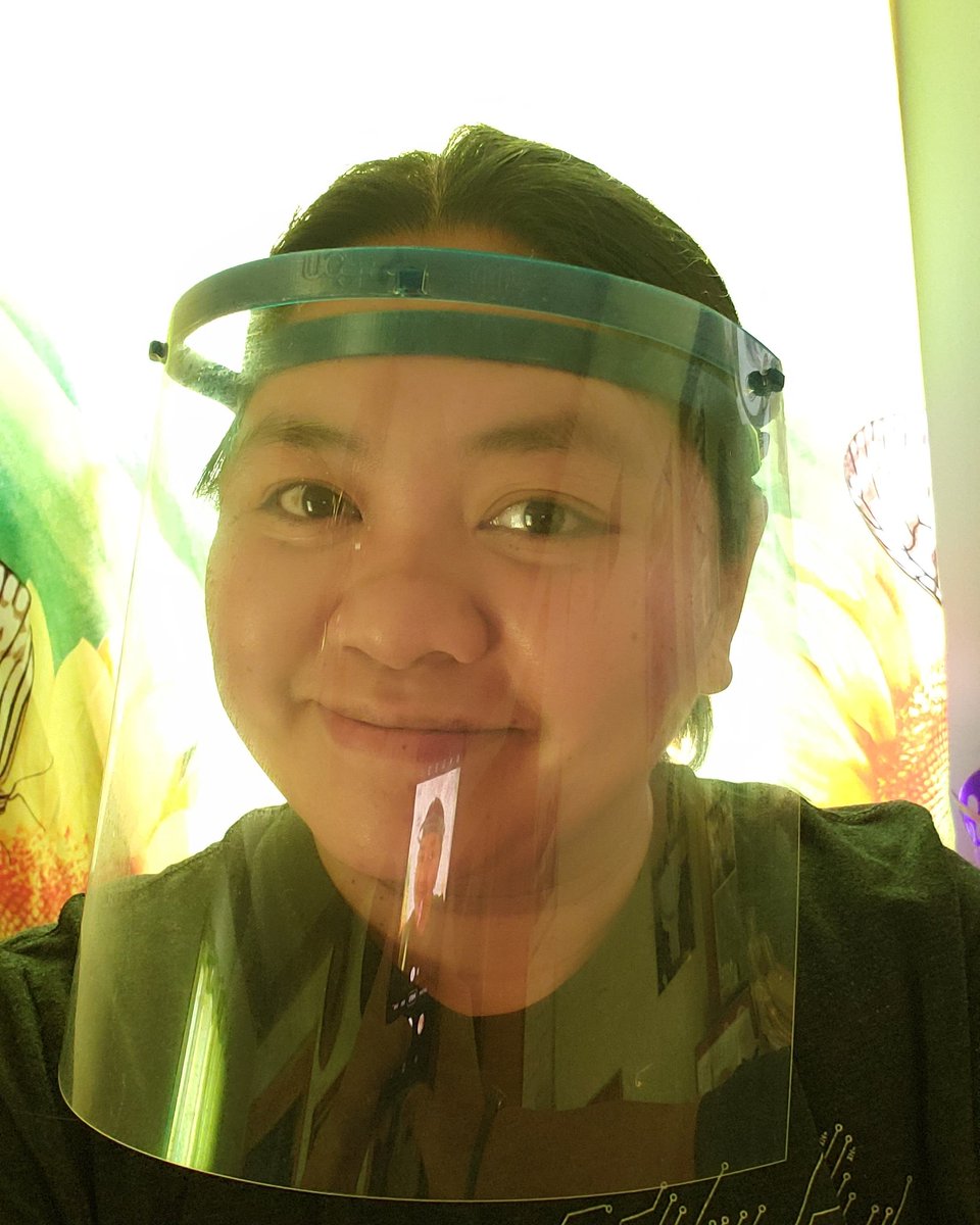 Clark_MT34's tweet photo. Fitting my #diyfaceshield  that my husband 3d-printed... @AaronKClark ... THANKS😷🙌🤗👩‍🔬

#COVIDー19 #covid19ppe #PPEshortage #FrontLineHeroes #pandemic #3Dprinting https://t.co/lcTw0CXJwd
