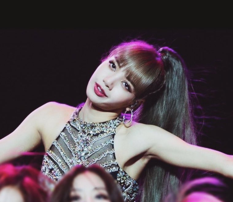 Lisa as Sasha: Dance QUEENS, Hip Hop QUEENS, can be cute or sassy, born to be on a stage, cute fashion!, helps make the mood of the group with Jisoo/Jade, became hugely popular amongst fans