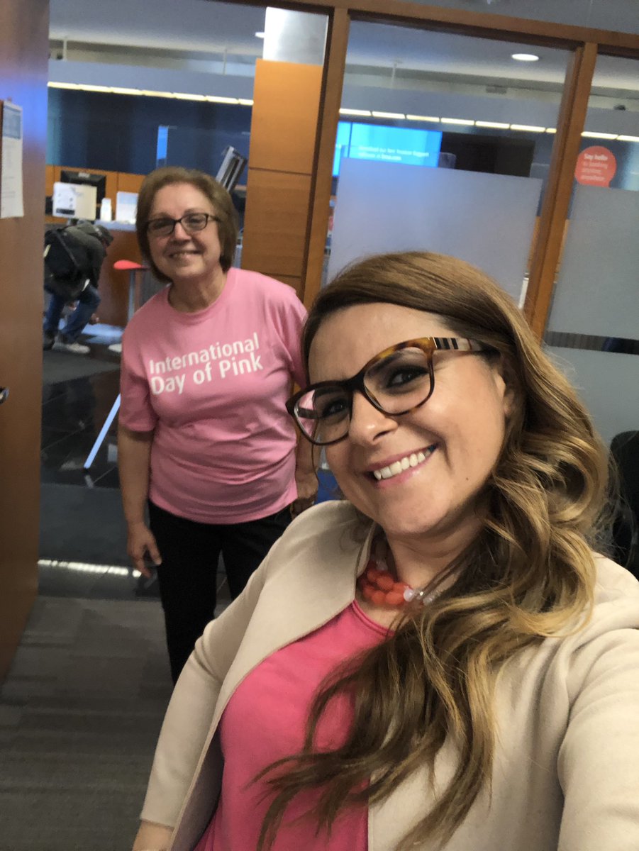 susanabudzak's tweet photo. Celebrating International Day of Pink at Dundas &amp; Ossington 💕💓💗 #VirtualDayofPink #proudtoworkatbmo @POliveiraRVP @HugoLevita https://t.co/anWbvnedkt