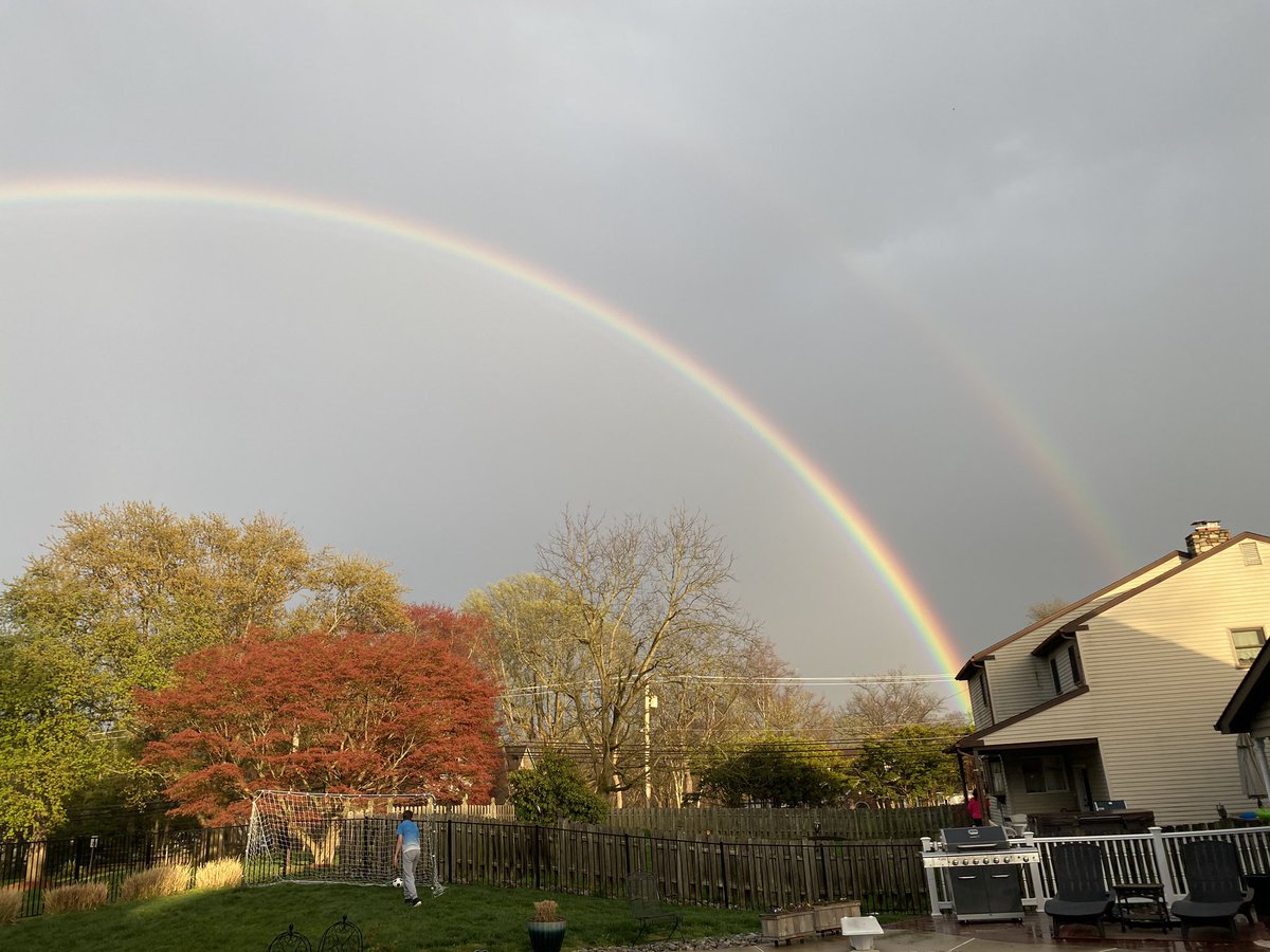 HBGampa's tweet photo. Something beautiful during these hard times....

Love to all both here and in Heaven.~HBG https://t.co/AspAVJm2YZ
