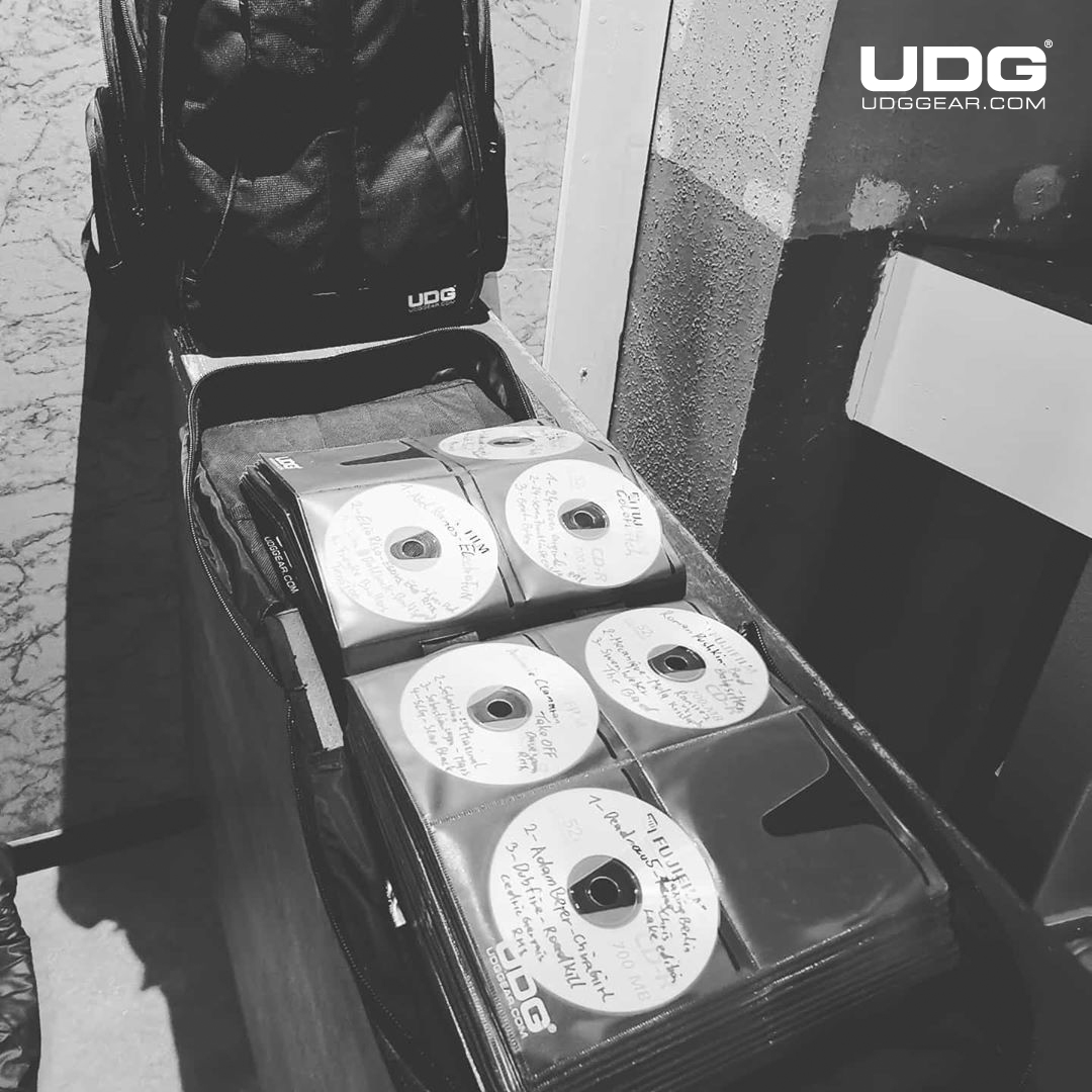 udggearcom's tweet photo. Keep your CD collection in a safe place by @SteveLooney
#UDG #UDGGEAR #Deejay #Producer #DJLIFE #UDGonTheRoad #DJonTour #UDGRegram #techno #cdj #pioneercdj #technosession #technomusic #technopeople #technovibes #oldshool #backintime https://t.co/LqTEHwA0wE
