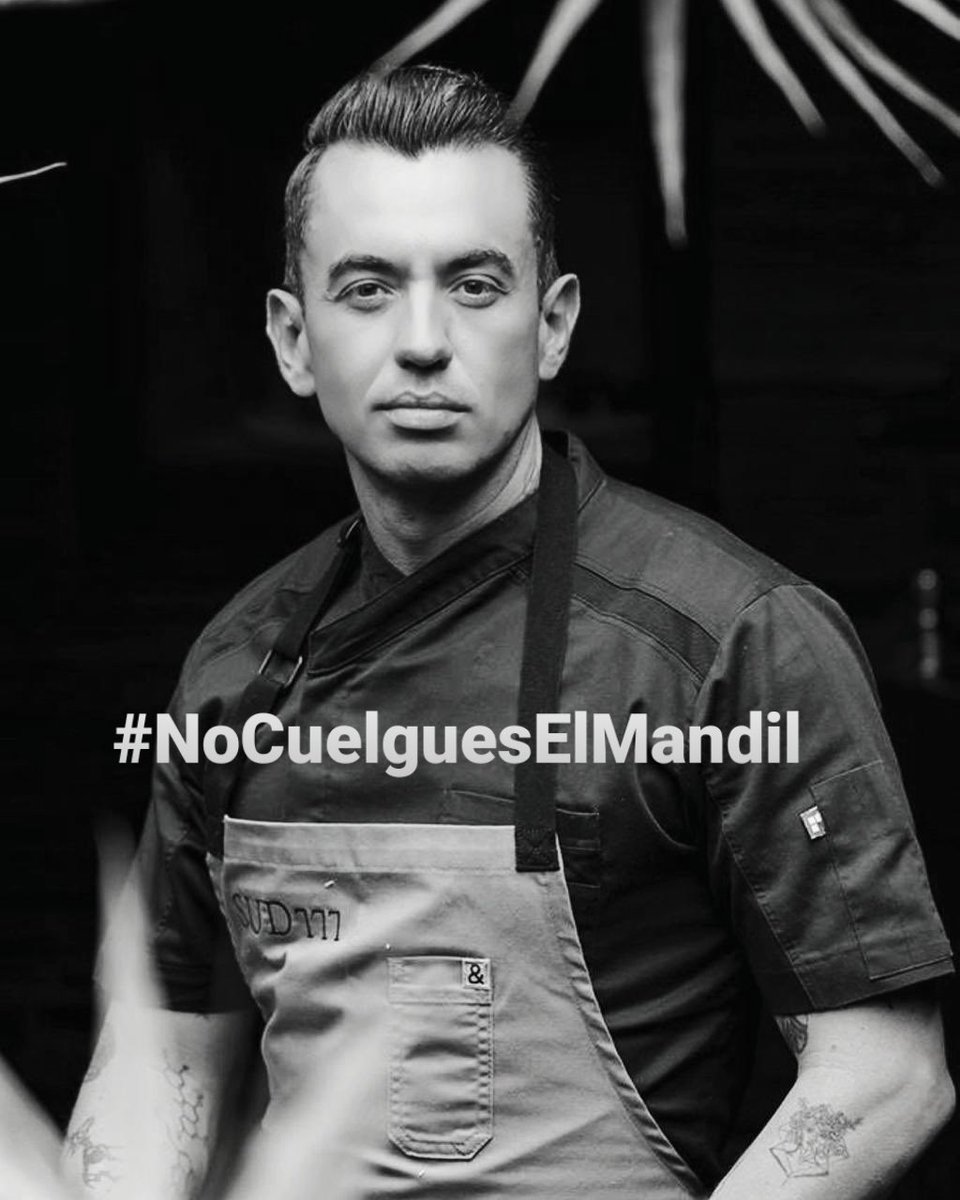 AquilesChavez's tweet photo. Por que nuestro oficio es cocinar ... compartir, hoy es momento de reflexionar, reinventarnos para más adelante poder volver a vernos y disfrutar la mesa... 
#NoCuelguesElMandil @jgomezluna @josefisantacruz @EdgarNunezM a Darle que es mole de olla y cocinar bonito #QuedateEnCasa https://t.co/EwJZdCrZKE