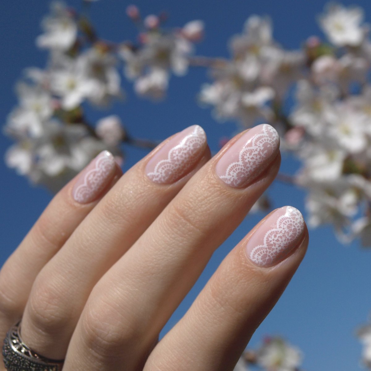 Chic and sheer ✨ <a href="/essie/">essie</a> Fairy Tailor

#essie #essielovesBLUSH #essielove

instagram.com/nailpolishsoci…
