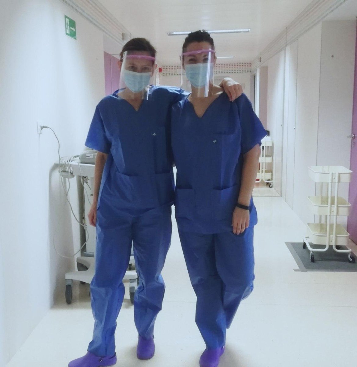 Desde el Centro de Salud Archena y desde el área de pediatría de la Arrixaca, nos mandan estas fotos usando nuestras viseras donadas. Gracias y ánimo!!! 💪💪