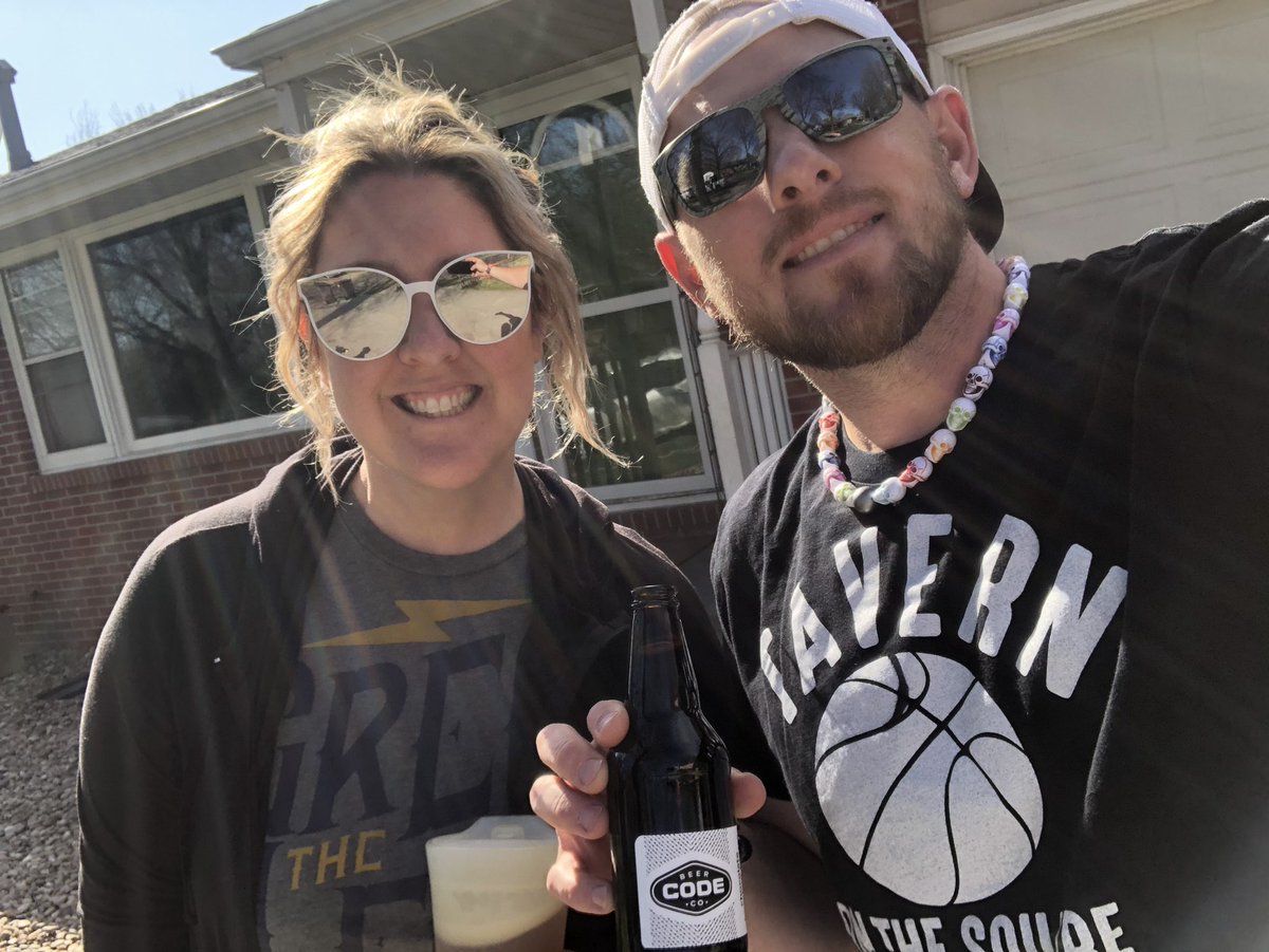 bbbprinting's tweet photo. Tonight’s Triple B Beer Walk is brought to you by @codebeerco @tavernonthe & #GregTheLeg
Code has sixers to-go!
The Tavern has off-sale and kick ass people.
#supportlocal #buylocal #skullnecklaces #BeerWalk https://t.co/TbwuojhDmR
