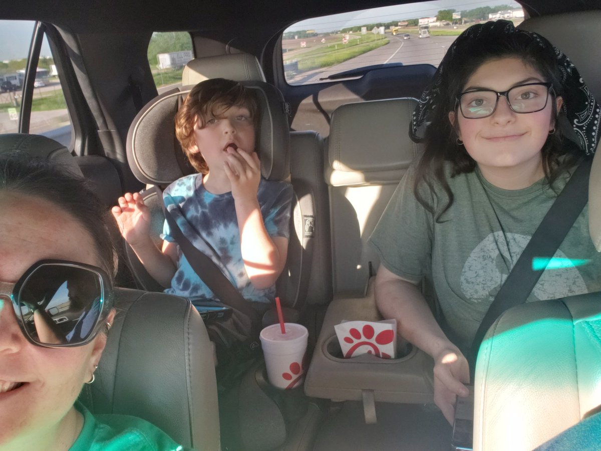 Day 3 of Herndon's Virtual Spirit Week is Wellness Wednesday! We got out of the house for a Drive By Birthday (a future Herndon Hero) and grabbed some dinner to-go! @herndonheroes #hhheroes #RCISDJoy #family❤ #BeSafe