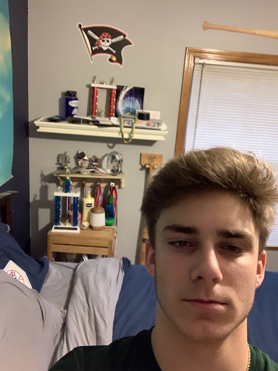 DomMakesHisBed tweet media