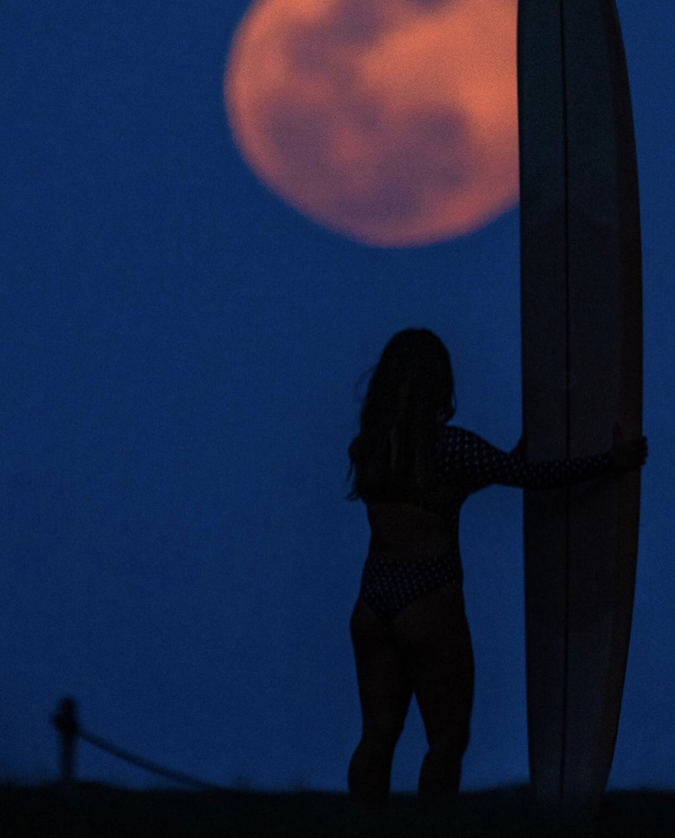 Fun fact! 

Did you know a Supermoon, otherwise known as a Full or New Moon occurs when the center of the Moon is less than 223,694 miles from the center of Earth.

▪️ <a href="/mikeitophoto/">Mike Ito</a> ▪️

#OlaProperties #VisitOahu #VisitKoOlina #KoOlina #ILoveOahu #BeachBum #VisitTheIslands