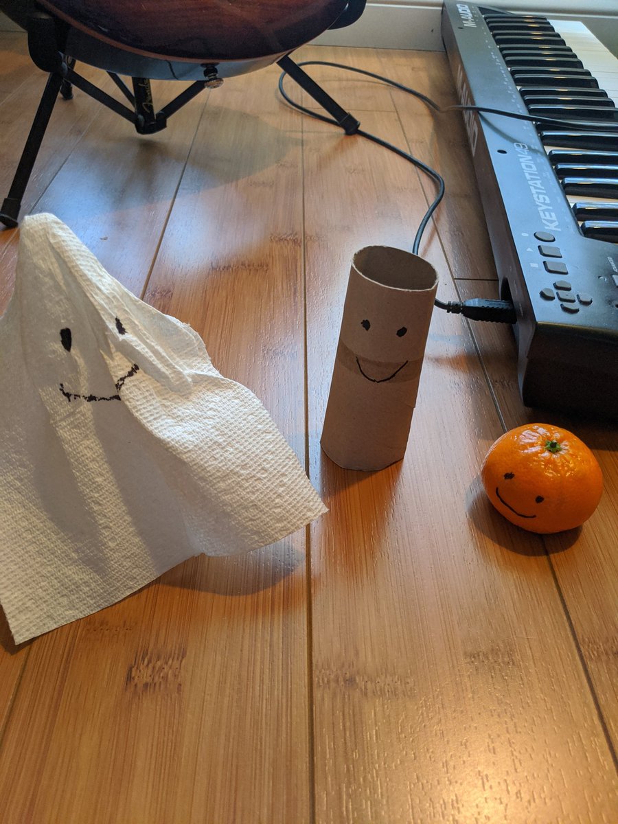 Mikasacus's tweet photo. Having the best time with my friends in quarantine :) https://t.co/tUqV8cKAY3