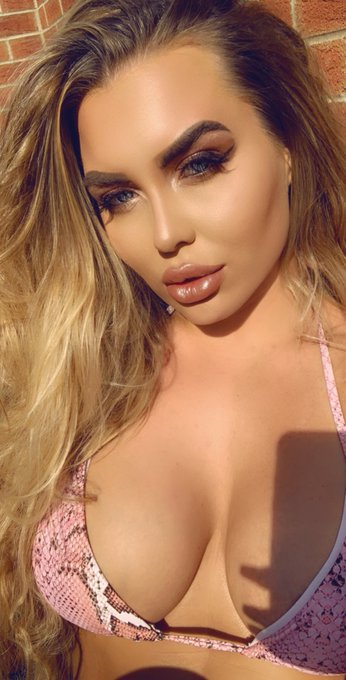 Lets tan those tits 😝☀️ https://t.co/FVUFjW9rN6