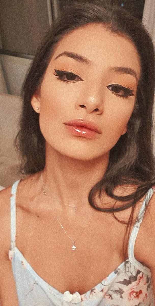_Moreirale's tweet photo. Eu 》》 Famosa q dizem q eu sou parecida 

🤪🤪 n sei se é vdd, mas ok🤪🤪 https://t.co/Xf8daMeObF