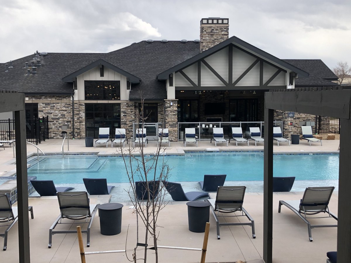 Alta Green Mountain in Lakewood is nearing completion! Green Mountain consists of ten buildings with 260 units, a club house and a beautiful pool! @LakewoodColo