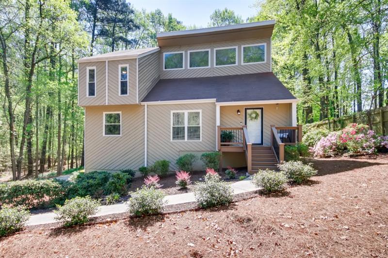 NancyDMinor's tweet photo. Do you know someone looking for a great #property in #PeachtreeCorners?   #realestate https://t.co/05iBcLswcT  Nancy Minor, Personal #770-449-4576, Office #404-876-4901 https://t.co/4hfs0svQgH