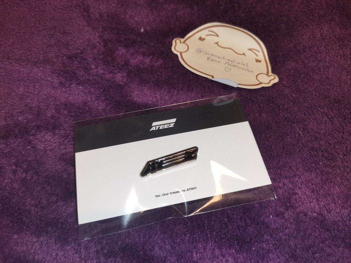 WTS:Ateez Fanclub goods Pin badge  Perfect conditionTaking offers 
