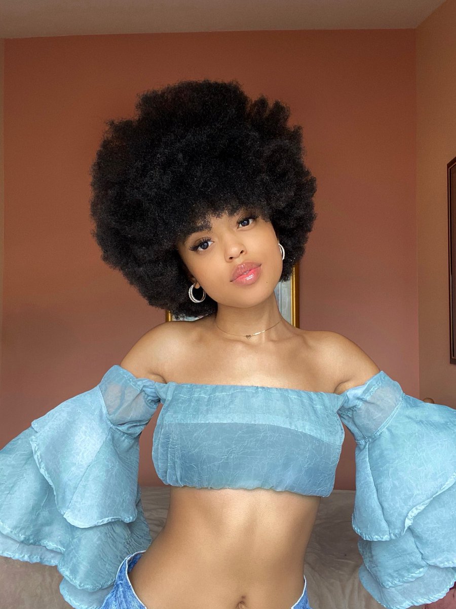 siennajori's tweet image. Looks better with 2