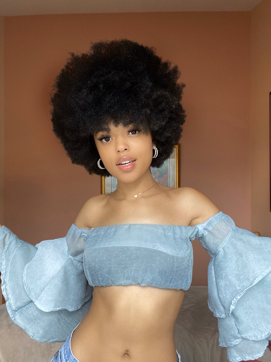 siennajori's tweet image. Looks better with 2