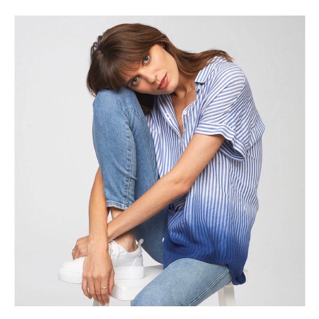 Stay home and slip into something with a splash💙

#stripedshirt #buttondown #dipdye #shortsleeve

beachlunchlounge.com/products/spenc…