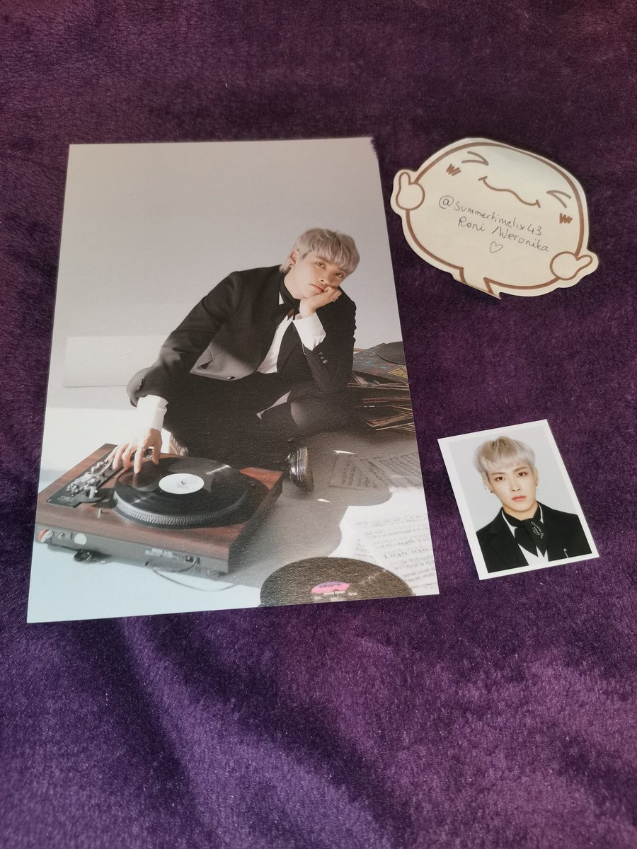 WTS:Ateez Fanclub goods Hongjoong set  Perfect conditionTaking offers 