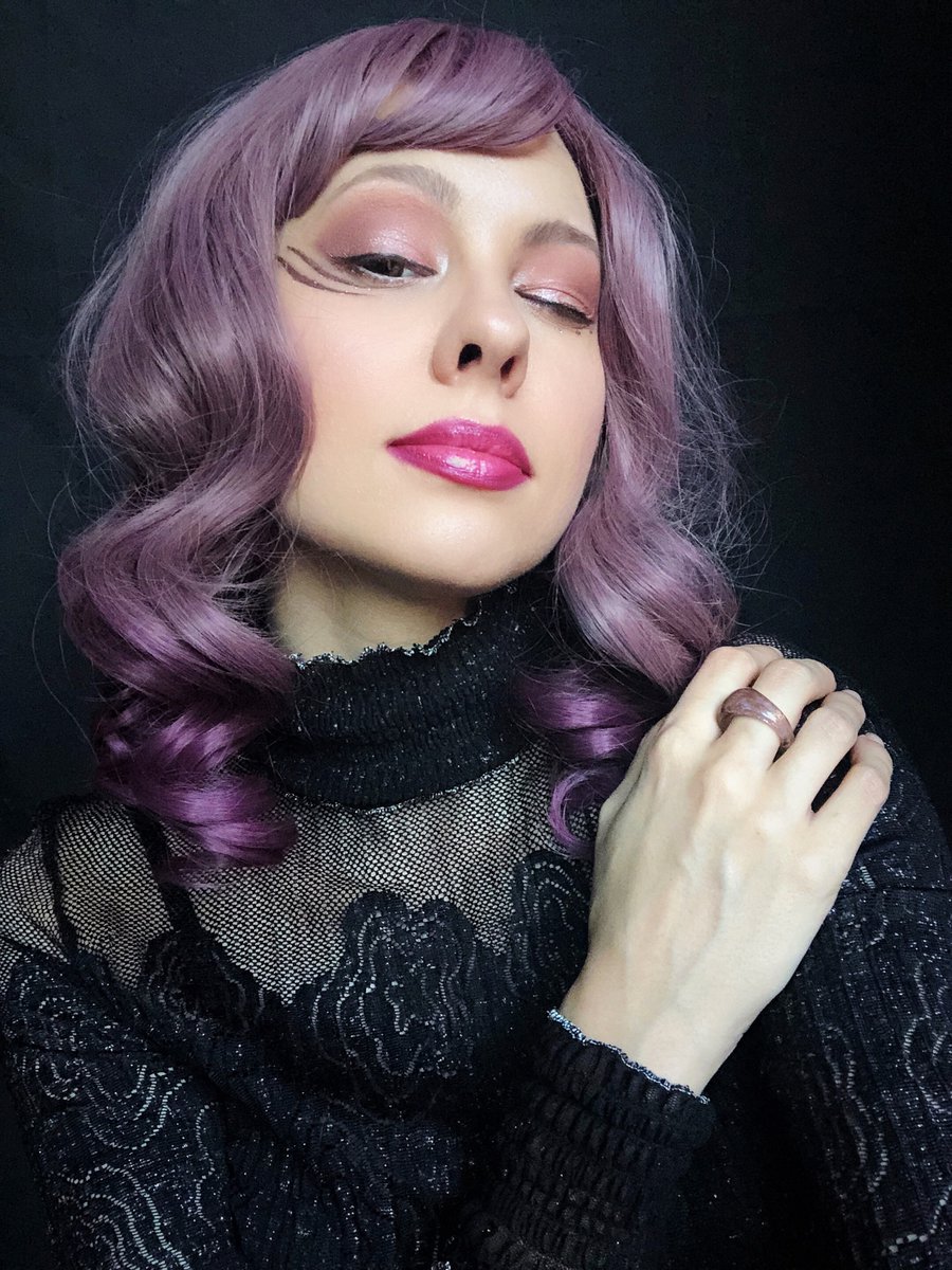 Lin_Nakatsu's tweet image. Решила присоединиться к @soangry_me и поучаствовать в #quarantineroutine 
Жаль, что нормально блёсток не видно, но как есть. ✨💋