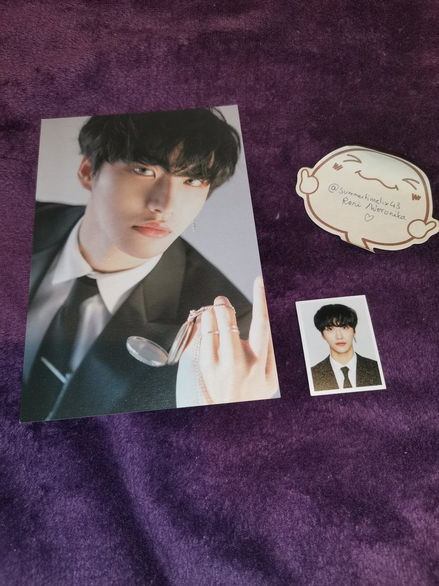 WTS:Ateez Fanclub goods Seonghwa set  Perfect conditionTaking offers 