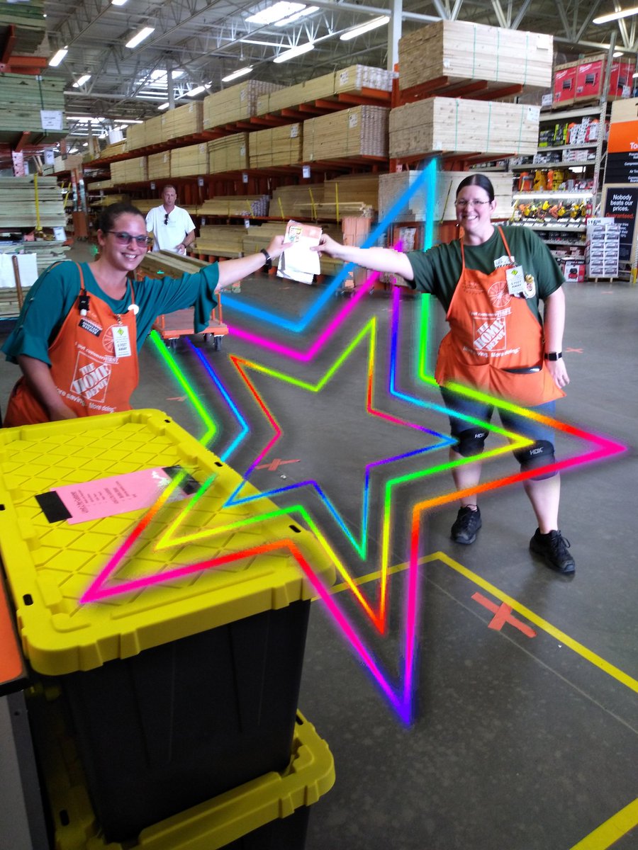 Recognition for working hard is always appreciated. Accepted at a safe distance!! <a href="/PhenixCityTHD/">PhenixCityHomeDepot</a> <a href="/HomeDepot/">The Home Depot</a> 
#SocialDistance #WashYourHands