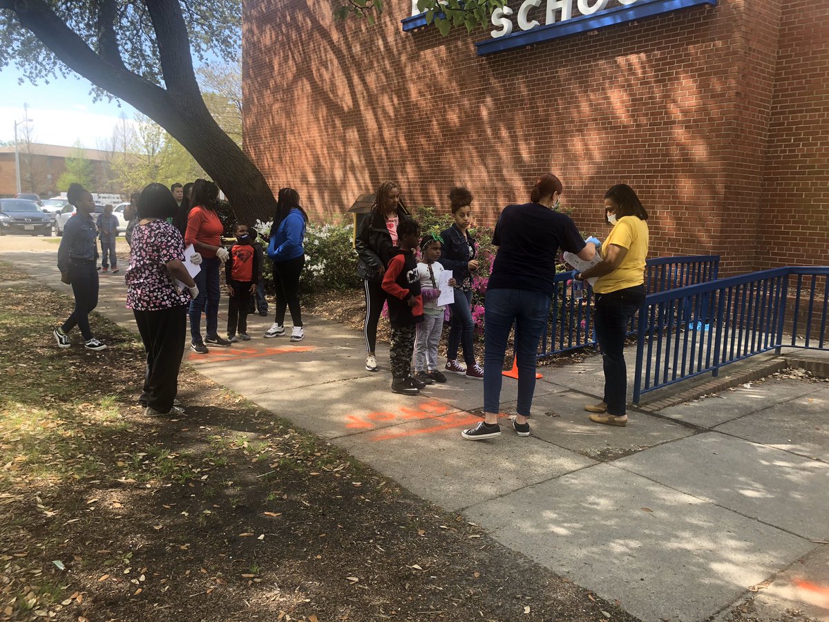 NPSchools_VA's tweet image. We truly appreciate the #NorviewElementary volunteers today: Ms. Veronique Copeland, Ms. Becky Hardner, Ms. Kim
Ladner, Ms. Debbie Gaye, and Principal Kathryn Caple.
#LearningInPlace #NPSInThisTogether