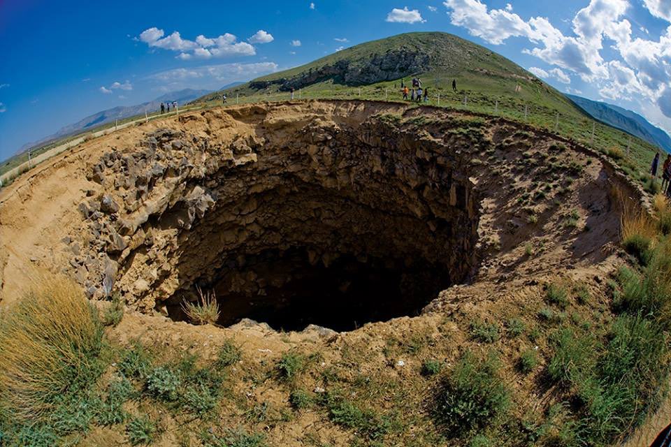 Qula Tepî, korta meteorî