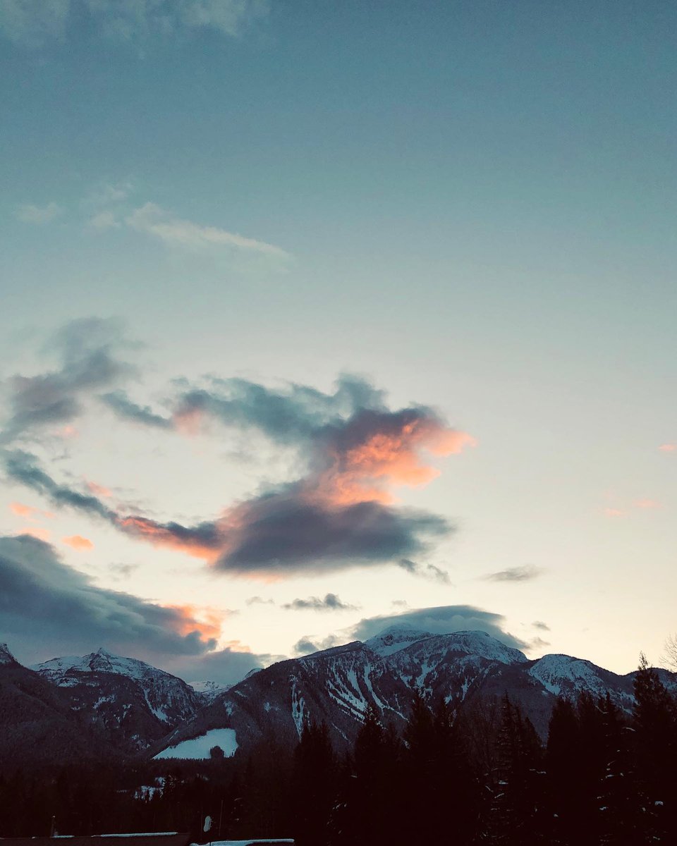 Turns out cotton candy can also be a treat for the eyes.⁠
⁠
📸 @sengophoto⁠
#TheRealStoke #Revelstoke #ExploreBCLater