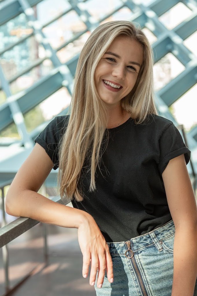 ChrisEgan5's tweet photo. Time for another @KING5Seattle @KING5Sports senior salute! Congrats to Rae Gerking from @TheRealHazenHS ! @Raebird_14 has a 3.975 GPA, she is the captain of her high school and club soccer team at @WAPremier and will attend the University of Wyoming next year to play soccer. https://t.co/T8YBvKdhoU