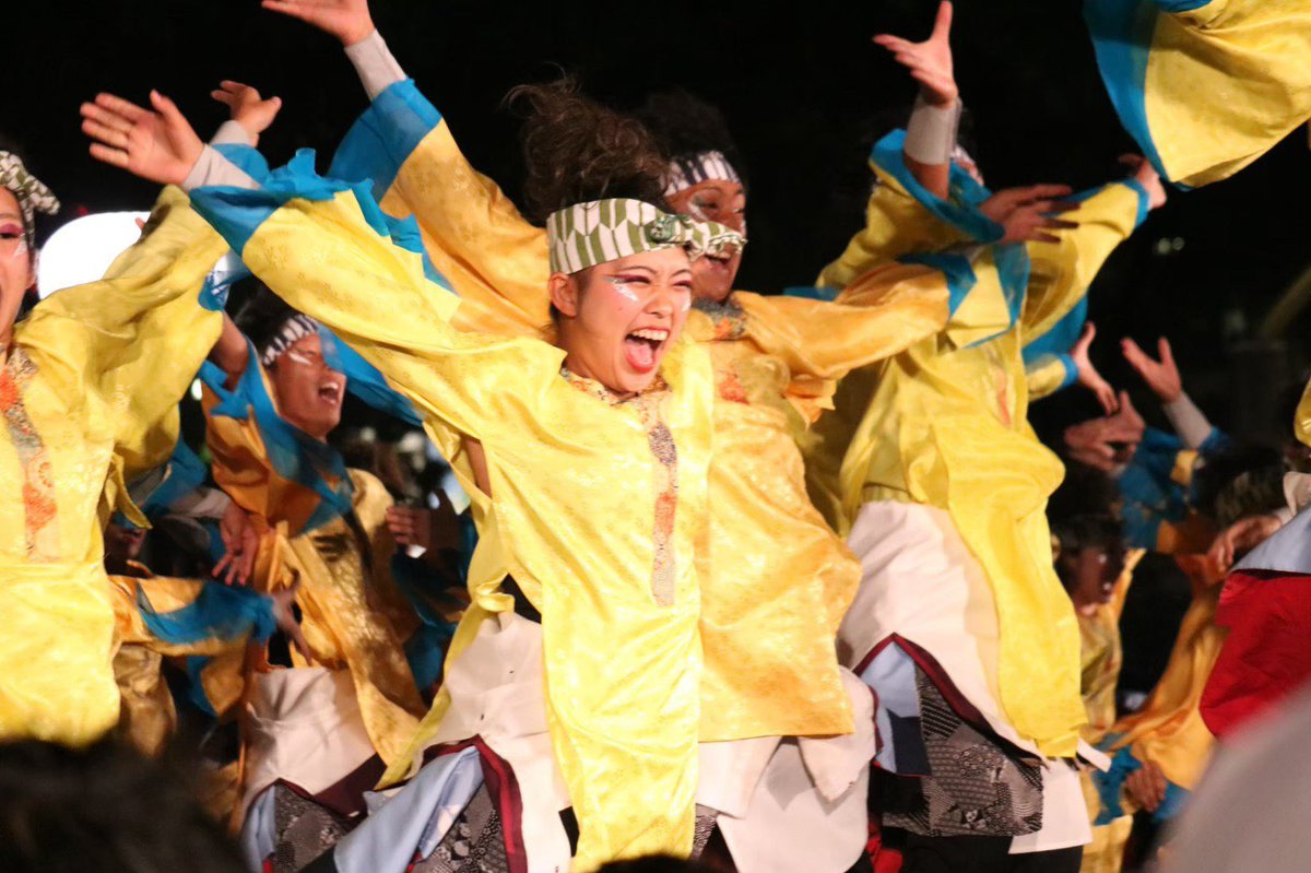 syachi25shinkan's tweet photo. 🌊鯱の夏🌻

夏といえば...
夏練に合宿、にっぽんど真ん中祭り！！

どんな時も仲間がいるから乗り越えられる！
鯱っ子と一緒なら全てが最高の思い出に🔥

忘れられない夏・熱い夏を過ごしたいならぜひ鯱へ🙌 https://t.co/WqXgrgH4Ya
