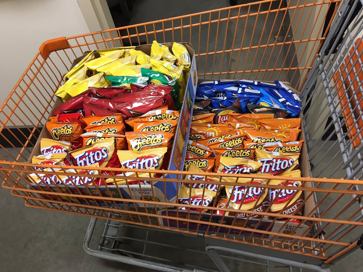 Joe Medja (@medjajo) on Twitter photo 🥔You could say we were “chippin” away at the freight here at 2720. Offering up a midnight snack for the freight and D275 overnight MET teams🥨 #WEareWALKER #noCHIPemoji <a href="/HDmorrissey/">Michael Morrissey</a> <a href="/D275Met/">D275 MET</a> @HDcoble @sarahkukla <a href="/scottclittle/">Scott Little</a> <a href="/DanRedwingz66/">Dan Prill</a> <a href="/markmet2720/">Mark Winters</a> 🥔You could say we were “chippin” away at the freight here at 2720. Offering up a midnight snack for the freight and D275 overnight MET teams🥨 #WEareWALKER #noCHIPemoji <a href="/HDmorrissey/">Michael Morrissey</a> <a href="/D275Met/">D275 MET</a> @HDcoble @sarahkukla <a href="/scottclittle/">Scott Little</a> <a href="/DanRedwingz66/">Dan Prill</a> <a href="/markmet2720/">Mark Winters</a>