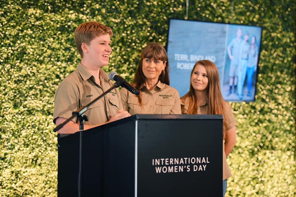 brsevntlighting's tweet photo. Flashback to International Women’s Day 2020 @AustraliaZoo celebrating women of all ages and raising much needed funds for the amazing work provided by @wildwarriors! #wildlife #iwd2020 #australiazoo #women #equality #honour #celebrate #lightinghire #greenerywall #lightupletter https://t.co/GuQnbJhSKj