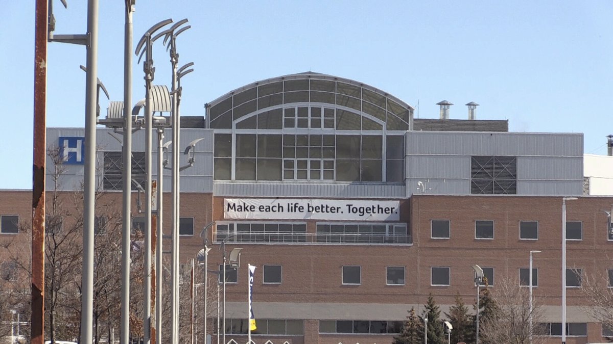 CTVBarrieNews's tweet photo. RVH President and CEO Janice Skot says the hospital is "in a unique situation" amid the pandemic.
https://t.co/VdEuAPnxWj https://t.co/2EmBQcmdSE