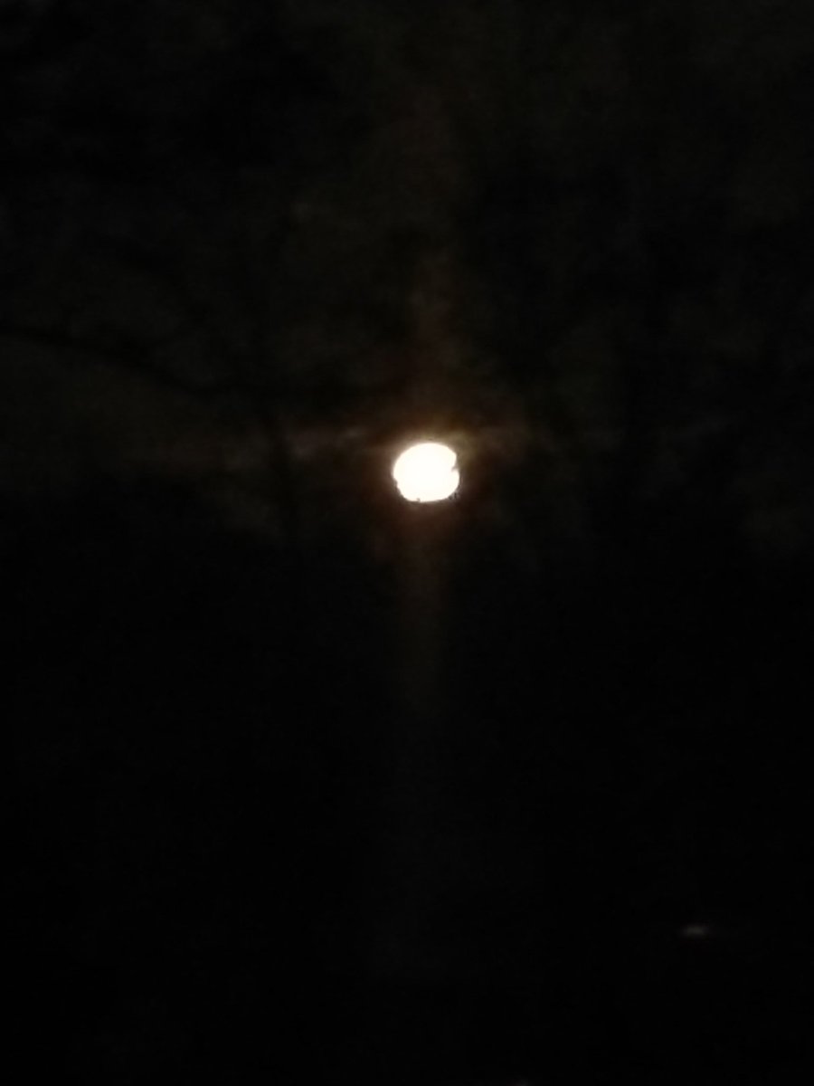 majones317's tweet photo. Beautiful moon tonight https://t.co/YCXuRO1QmP